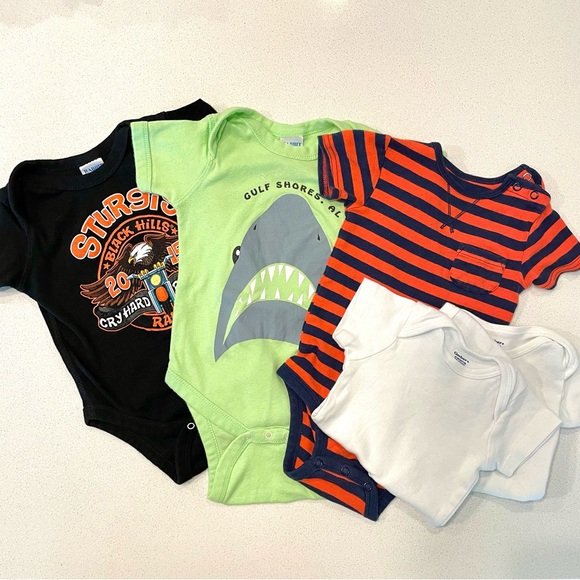 12 Month 21 Piece Bundle! Baby clothes by Carter’s, Gerber, Cherokee - Picture 6 of 8